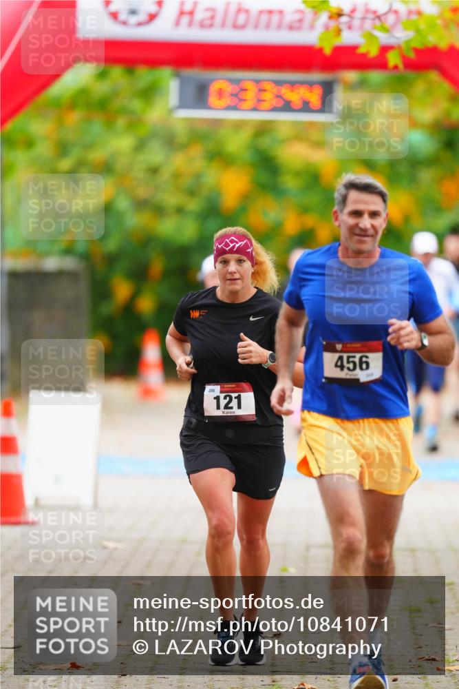 11.10.2026 - Bramfelder Halbmarathon 2026 LAZAROV Photography http://msf.ph/oto/10841071 11.10.2026 10:03:42 Laufen 0, 33644, 298, 121, 456 meine-sportfotos.de
