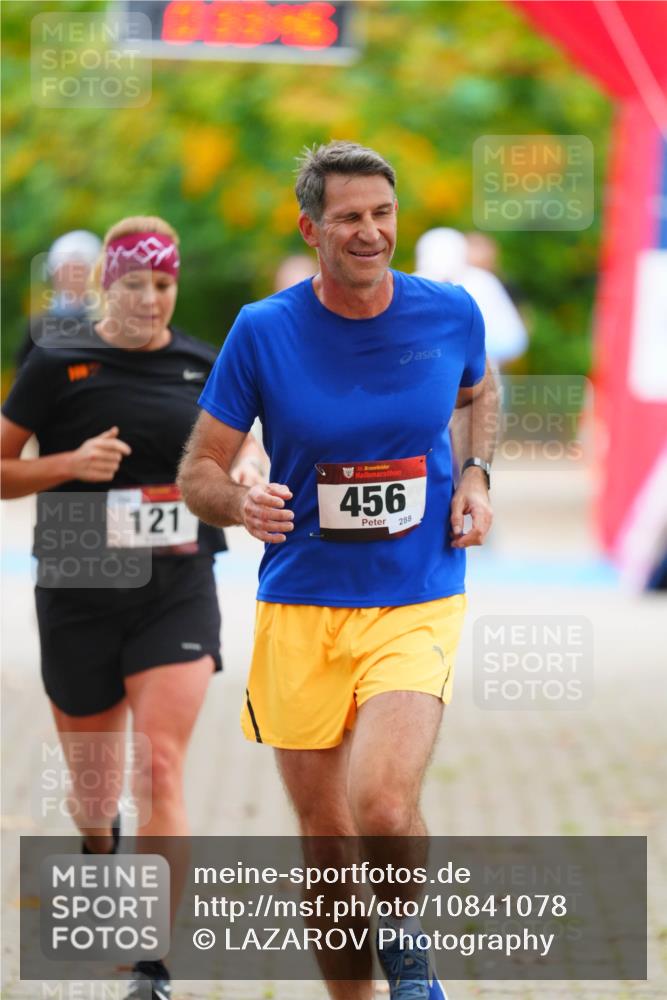 11.10.2026 - Bramfelder Halbmarathon 2026 LAZAROV Photography http://msf.ph/oto/10841078 11.10.2026 10:03:44 Laufen 121, 35, 456, 288 meine-sportfotos.de