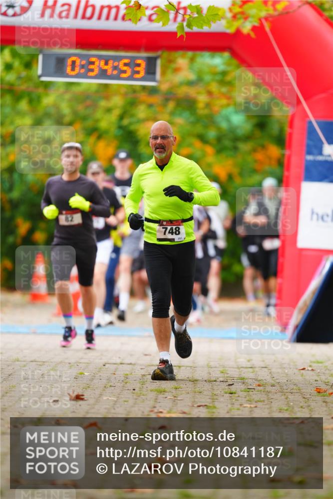 11.10.2026 - Bramfelder Halbmarathon 2026 LAZAROV Photography http://msf.ph/oto/10841187 11.10.2026 10:04:51 Laufen 0, 34, 53, 748, 257 meine-sportfotos.de