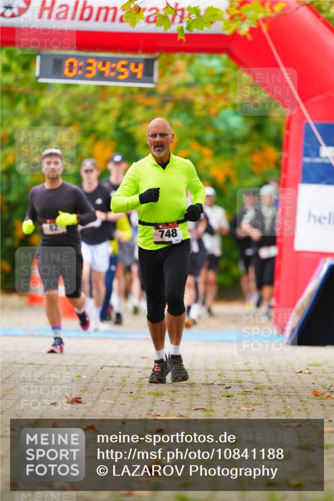 11.10.2026 - Bramfelder Halbmarathon 2026 LAZAROV Photography http://msf.ph/oto/10841188 11.10.2026 10:04:51 Laufen 0, 34, 54, 748, 257 meine-sportfotos.de