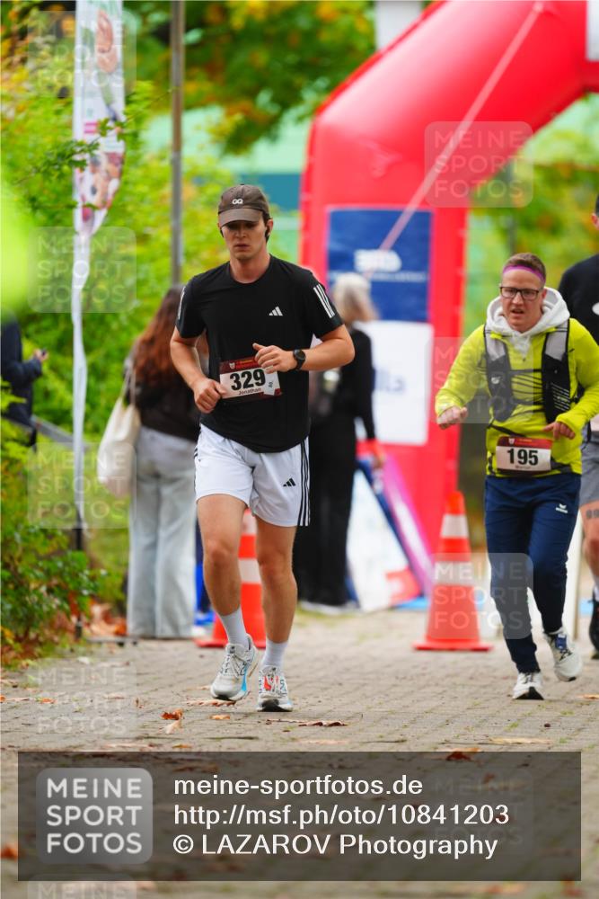 11.10.2026 - Bramfelder Halbmarathon 2026 LAZAROV Photography http://msf.ph/oto/10841203 11.10.2026 10:05:00 Laufen 329, 195 meine-sportfotos.de
