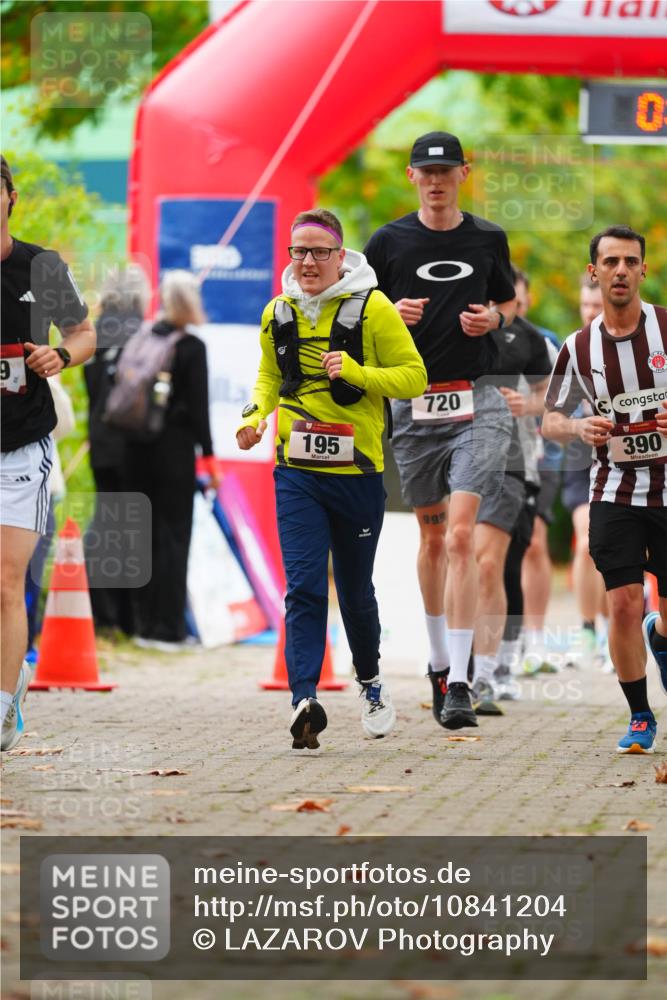 11.10.2026 - Bramfelder Halbmarathon 2026 LAZAROV Photography http://msf.ph/oto/10841204 11.10.2026 10:05:00 Laufen 9, 0, 0, 195, 720, 390, 995 meine-sportfotos.de