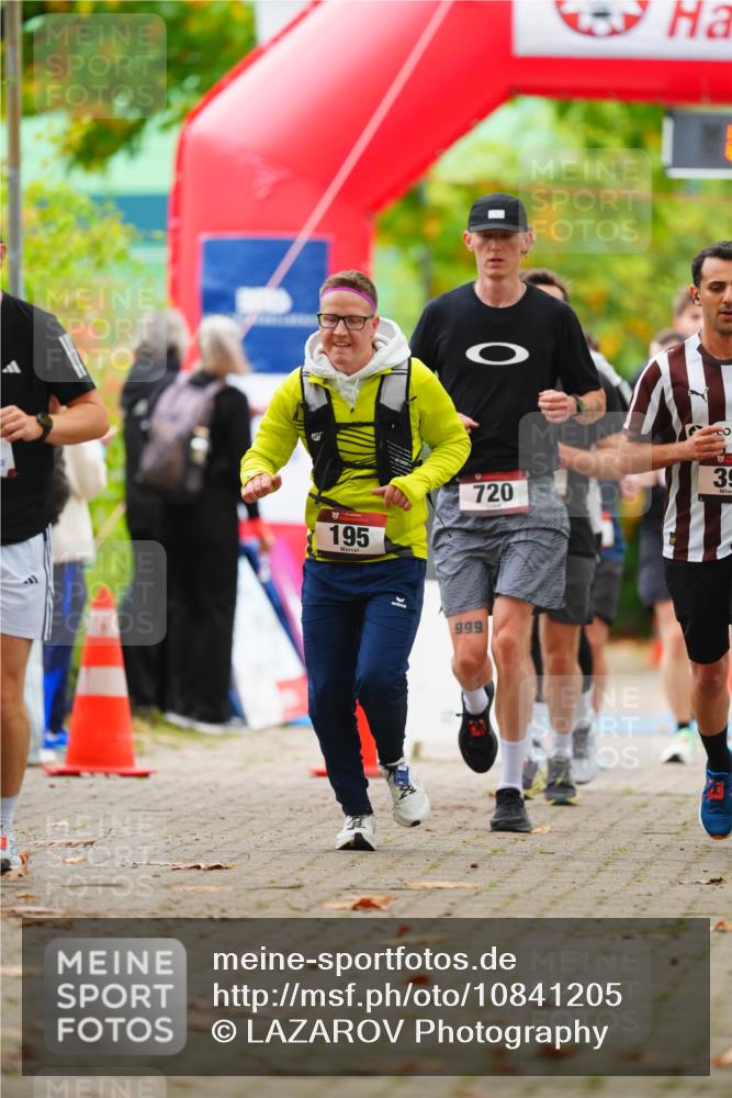 11.10.2026 - Bramfelder Halbmarathon 2026 LAZAROV Photography http://msf.ph/oto/10841205 11.10.2026 10:05:00 Laufen 195, 720, 999, 39 meine-sportfotos.de