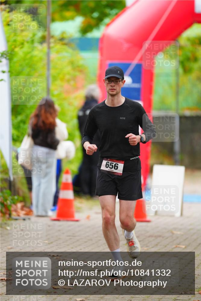 11.10.2026 - Bramfelder Halbmarathon 2026 LAZAROV Photography http://msf.ph/oto/10841332 11.10.2026 10:06:21 Laufen 656, 8 meine-sportfotos.de