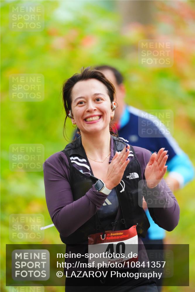 11.10.2026 - Bramfelder Halbmarathon 2026 LAZAROV Photography http://msf.ph/oto/10841357 11.10.2026 10:06:35 Laufen 35, 40 meine-sportfotos.de