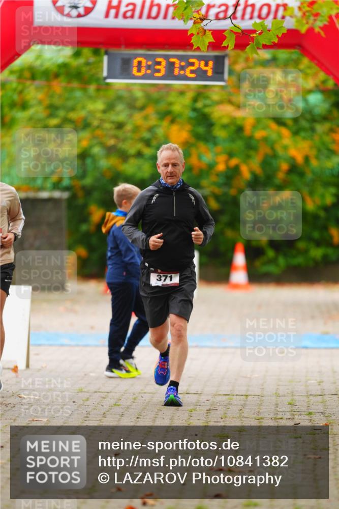 11.10.2026 - Bramfelder Halbmarathon 2026 LAZAROV Photography http://msf.ph/oto/10841382 11.10.2026 10:07:22 Laufen 0, 37, 24, 371 meine-sportfotos.de
