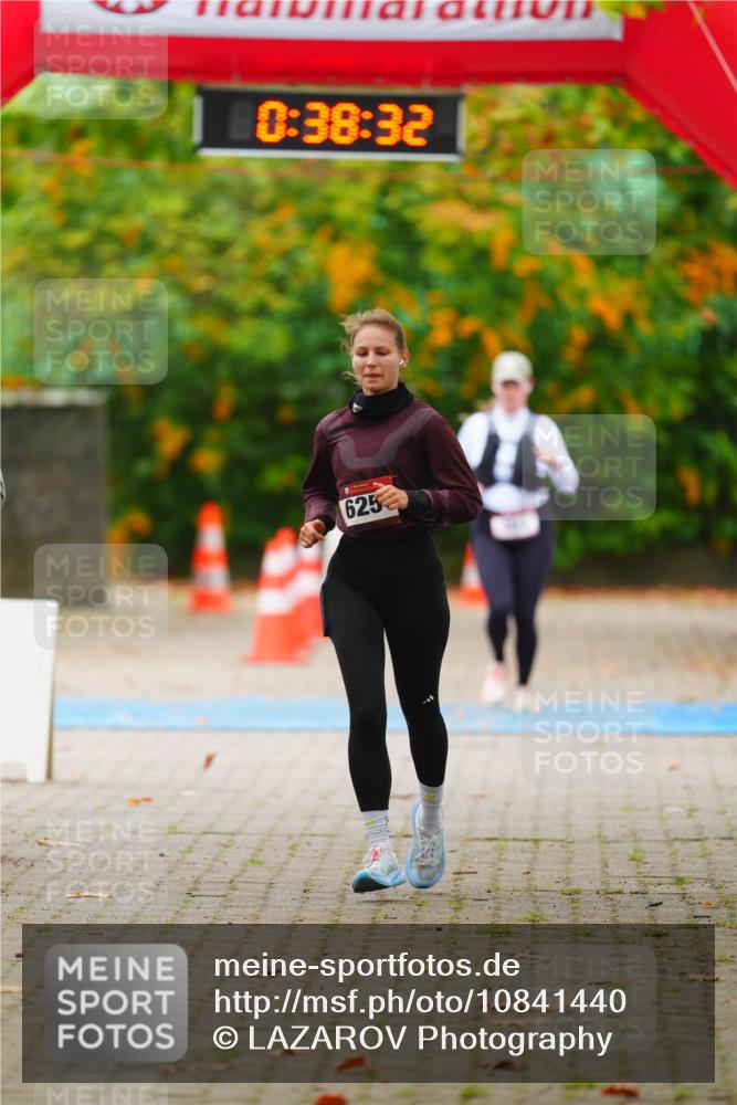 11.10.2026 - Bramfelder Halbmarathon 2026 LAZAROV Photography http://msf.ph/oto/10841440 11.10.2026 10:08:30 Laufen 0, 38, 32, 625 meine-sportfotos.de