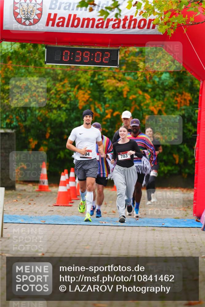 11.10.2026 - Bramfelder Halbmarathon 2026 LAZAROV Photography http://msf.ph/oto/10841462 11.10.2026 10:09:00 Laufen 10, 39, 08, 34, 783 meine-sportfotos.de