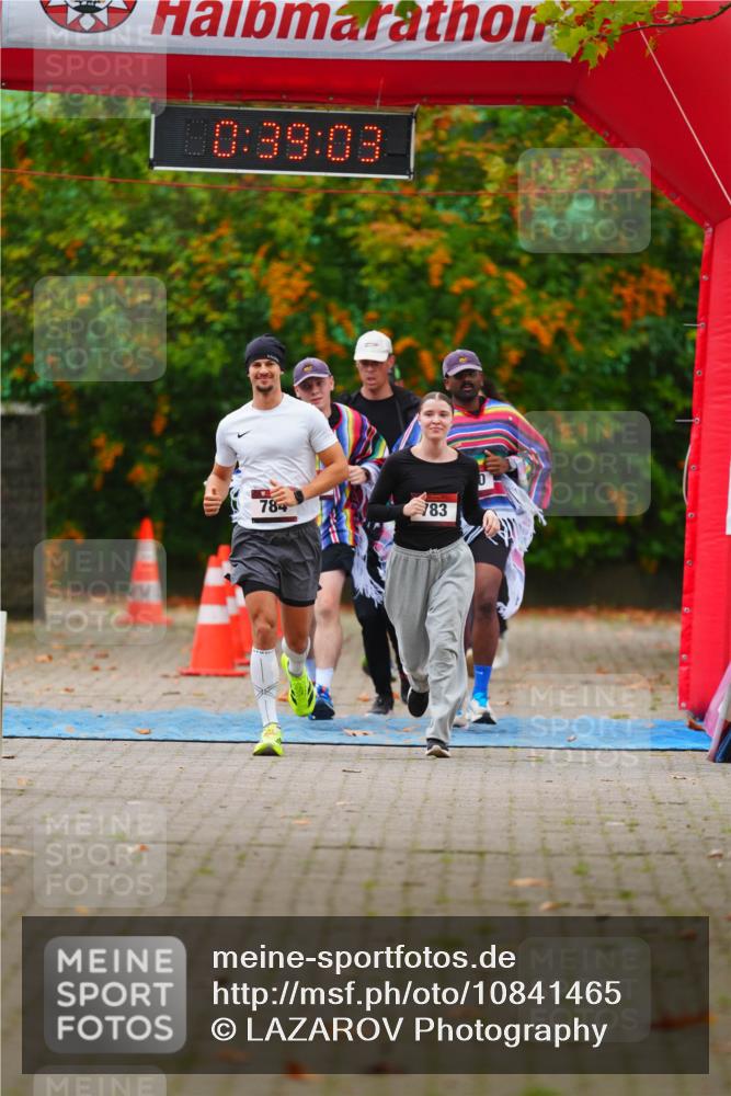 11.10.2026 - Bramfelder Halbmarathon 2026 LAZAROV Photography http://msf.ph/oto/10841465 11.10.2026 10:09:01 Laufen 00, 39, 03, 784, 783 meine-sportfotos.de