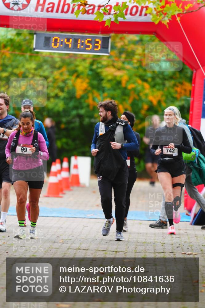 11.10.2026 - Bramfelder Halbmarathon 2026 LAZAROV Photography http://msf.ph/oto/10841636 11.10.2026 10:11:51 Laufen 0, 41, 53, 73, 99, 742 meine-sportfotos.de