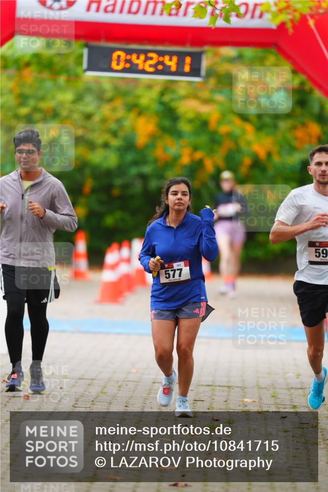 11.10.2026 - Bramfelder Halbmarathon 2026 LAZAROV Photography http://msf.ph/oto/10841715 11.10.2026 10:12:39 Laufen 0, 42, 41, 293, 577, 59 meine-sportfotos.de
