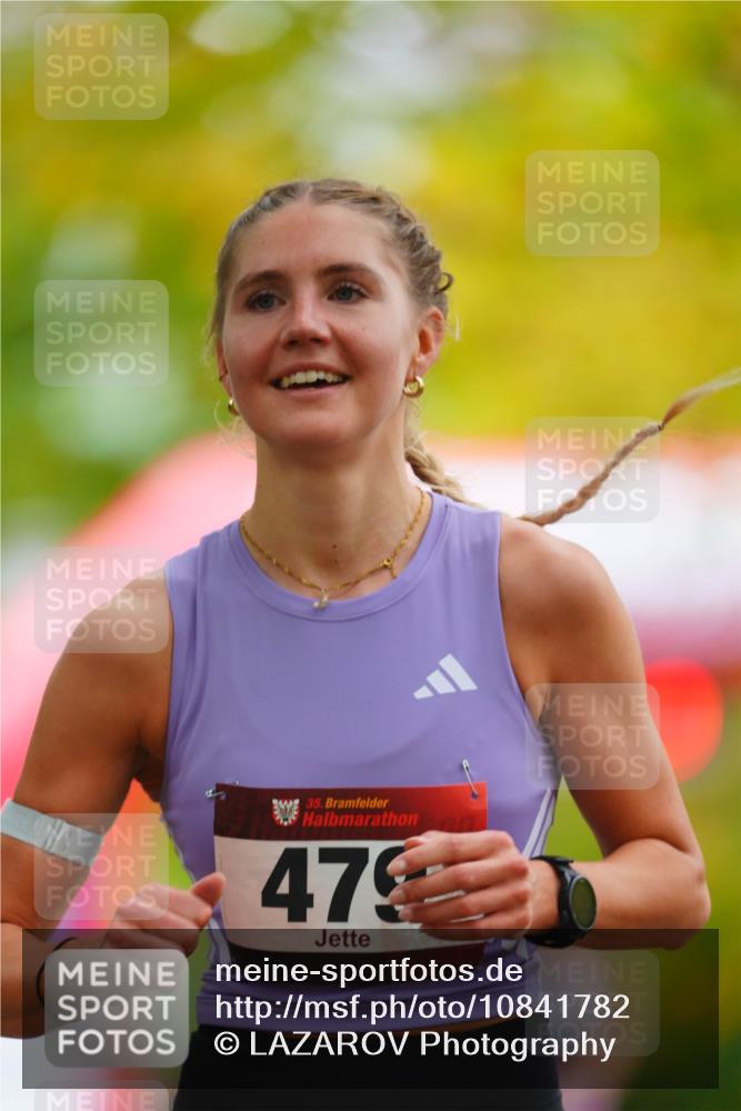 11.10.2026 - Bramfelder Halbmarathon 2026 LAZAROV Photography http://msf.ph/oto/10841782 11.10.2026 10:13:17 Laufen 35, 479 meine-sportfotos.de
