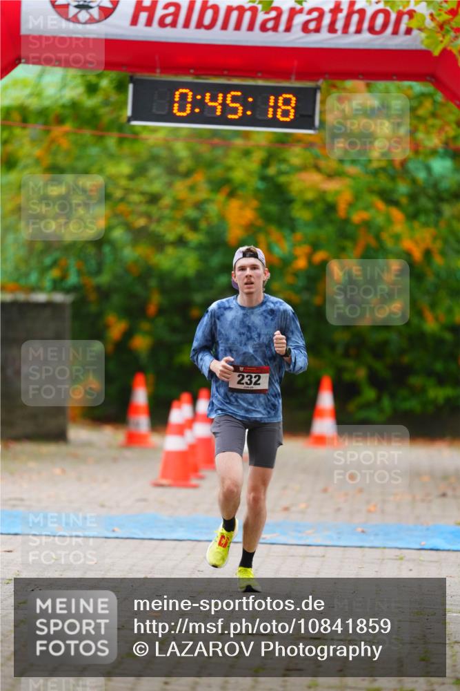 11.10.2026 - Bramfelder Halbmarathon 2026 LAZAROV Photography http://msf.ph/oto/10841859 11.10.2026 10:15:16 Laufen 0, 45, 18, 232 meine-sportfotos.de