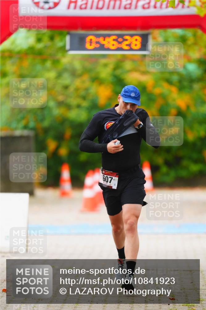 11.10.2026 - Bramfelder Halbmarathon 2026 LAZAROV Photography http://msf.ph/oto/10841923 11.10.2026 10:16:25 Laufen 0, 46, 28, 607, 25 meine-sportfotos.de