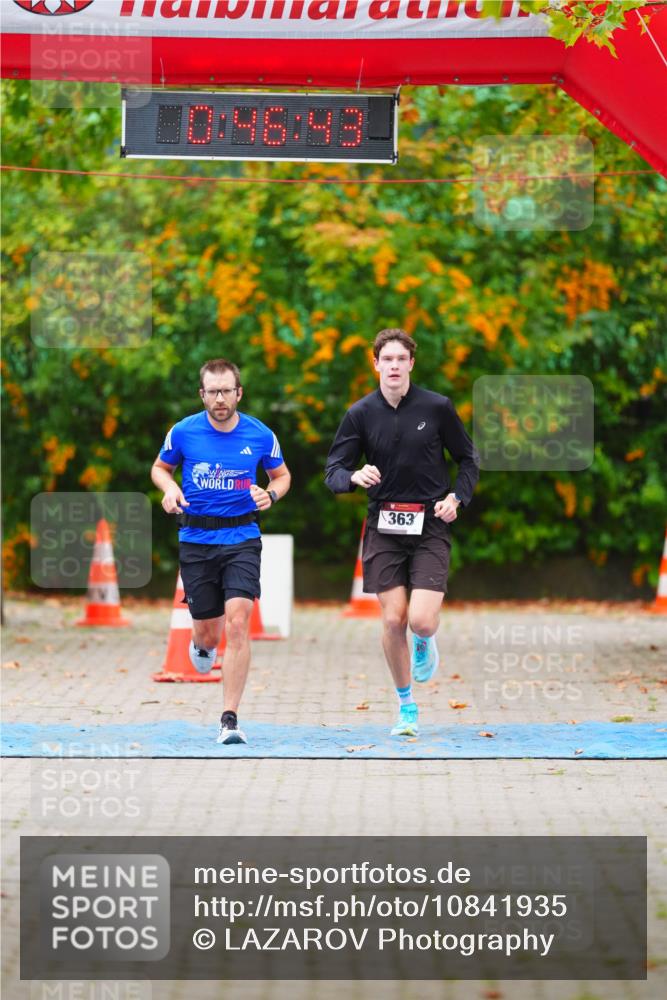 11.10.2026 - Bramfelder Halbmarathon 2026 LAZAROV Photography http://msf.ph/oto/10841935 11.10.2026 10:16:41 Laufen 363 meine-sportfotos.de