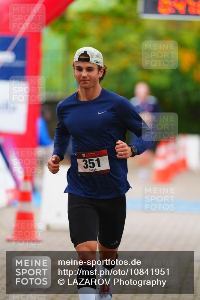 11.10.2026 - Bramfelder Halbmarathon 2026 LAZAROV Photography http://msf.ph/oto/10841951 11.10.2026 10:17:03 Laufen 05, 351 meine-sportfotos.de