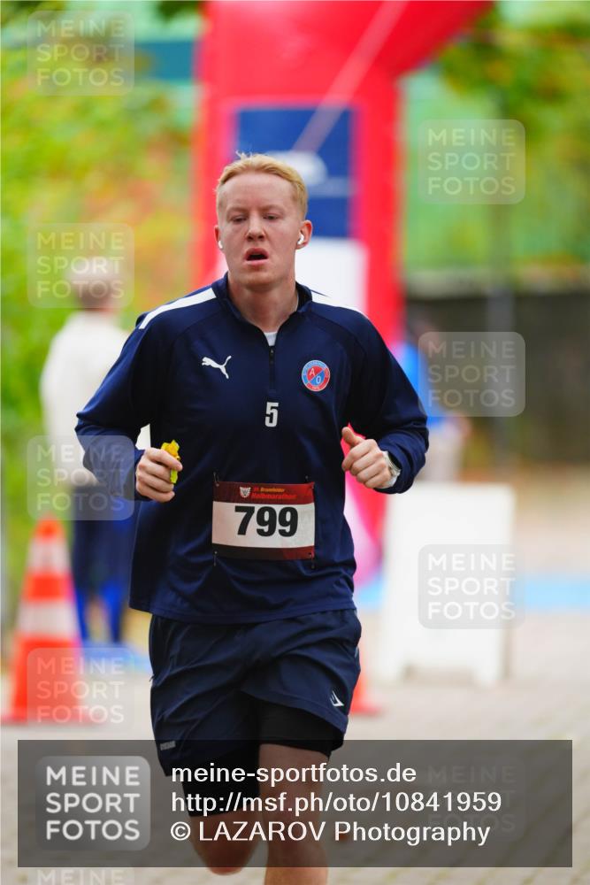 11.10.2026 - Bramfelder Halbmarathon 2026 LAZAROV Photography http://msf.ph/oto/10841959 11.10.2026 10:17:13 Laufen 5, 2, 35, 799 meine-sportfotos.de