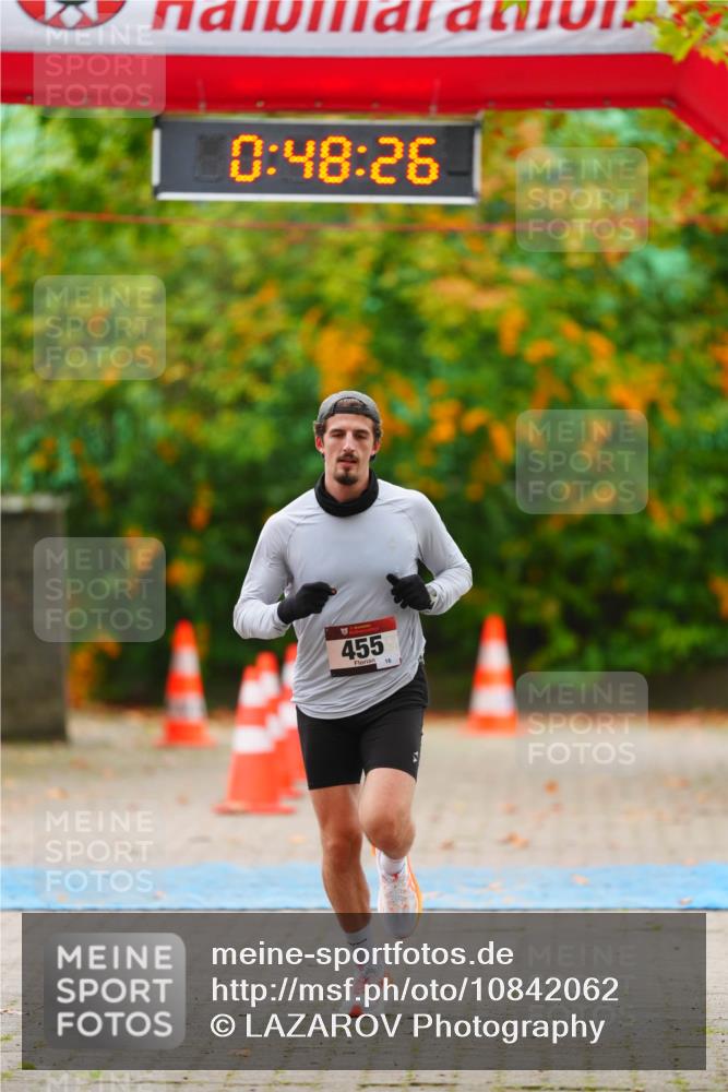11.10.2026 - Bramfelder Halbmarathon 2026 LAZAROV Photography http://msf.ph/oto/10842062 11.10.2026 10:18:24 Laufen 0, 48, 26, 455, 16 meine-sportfotos.de