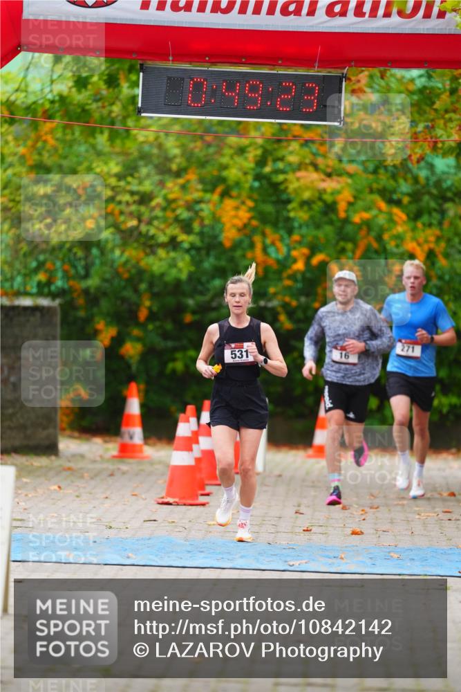 11.10.2026 - Bramfelder Halbmarathon 2026 LAZAROV Photography http://msf.ph/oto/10842142 11.10.2026 10:19:21 Laufen 00, 49, 23, 531, 16, 271 meine-sportfotos.de