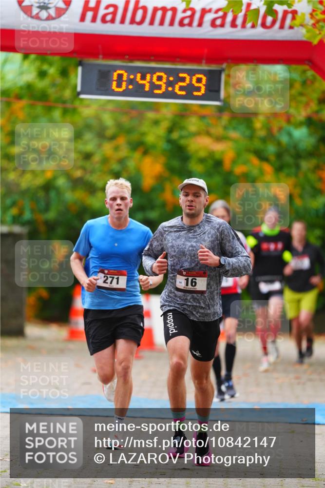 11.10.2026 - Bramfelder Halbmarathon 2026 LAZAROV Photography http://msf.ph/oto/10842147 11.10.2026 10:19:27 Laufen 0, 49, 29, 271, 64, 16 meine-sportfotos.de