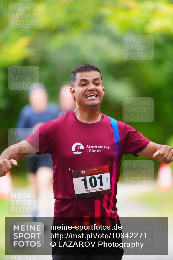 11.10.2026 - Bramfelder Halbmarathon 2026 LAZAROV Photography http://msf.ph/oto/10842271 11.10.2026 10:23:28 Laufen 35, 101 meine-sportfotos.de