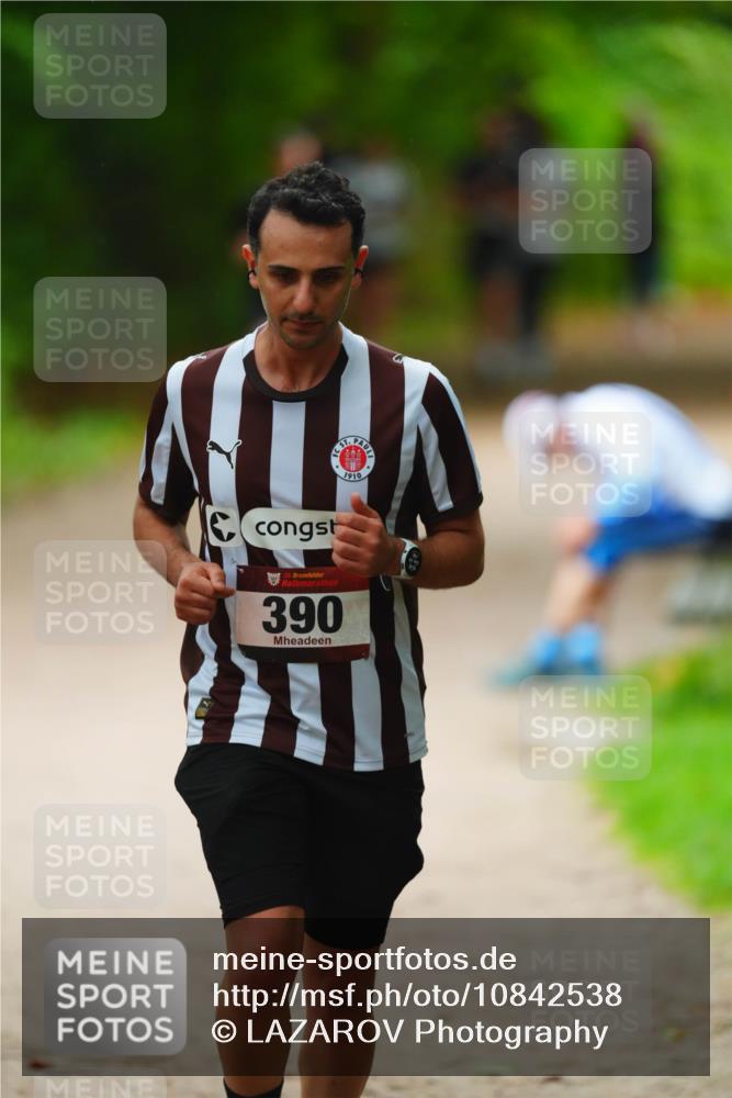 11.10.2026 - Bramfelder Halbmarathon 2026 LAZAROV Photography http://msf.ph/oto/10842538 11.10.2026 10:31:43 Laufen 35, 390, 1910 meine-sportfotos.de