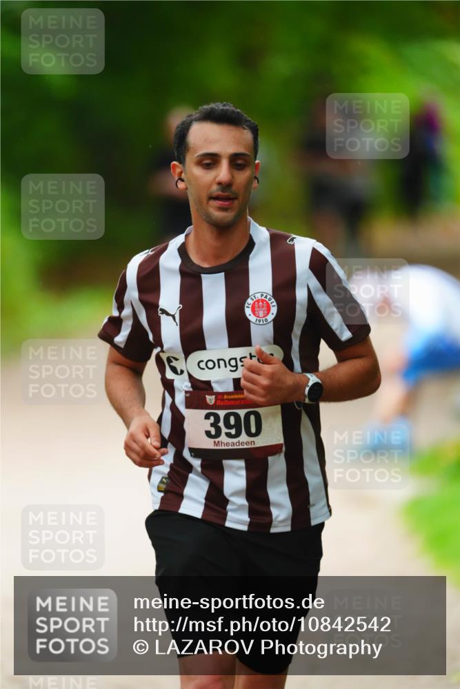 11.10.2026 - Bramfelder Halbmarathon 2026 LAZAROV Photography http://msf.ph/oto/10842542 11.10.2026 10:31:44 Laufen 390, 1910 meine-sportfotos.de