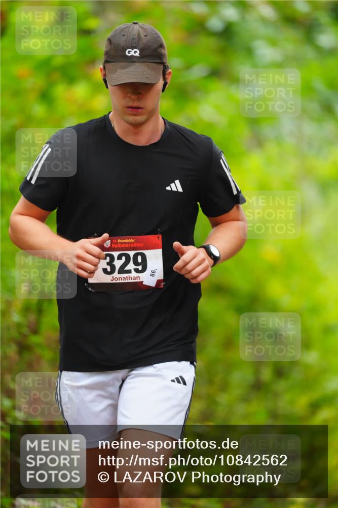 11.10.2026 - Bramfelder Halbmarathon 2026 LAZAROV Photography http://msf.ph/oto/10842562 11.10.2026 10:32:05 Laufen 35, 329 meine-sportfotos.de