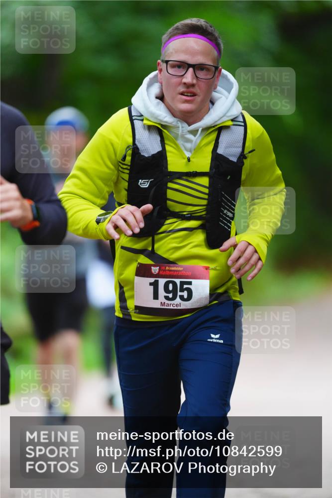 11.10.2026 - Bramfelder Halbmarathon 2026 LAZAROV Photography http://msf.ph/oto/10842599 11.10.2026 10:32:24 Laufen 35, 195 meine-sportfotos.de