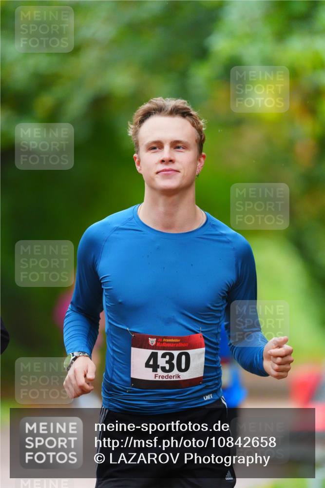 11.10.2026 - Bramfelder Halbmarathon 2026 LAZAROV Photography http://msf.ph/oto/10842658 11.10.2026 10:33:00 Laufen 35, 430 meine-sportfotos.de