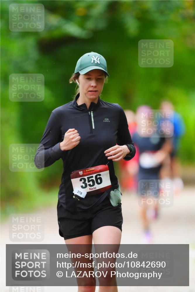 11.10.2026 - Bramfelder Halbmarathon 2026 LAZAROV Photography http://msf.ph/oto/10842690 11.10.2026 10:33:21 Laufen 35, 356, 278 meine-sportfotos.de