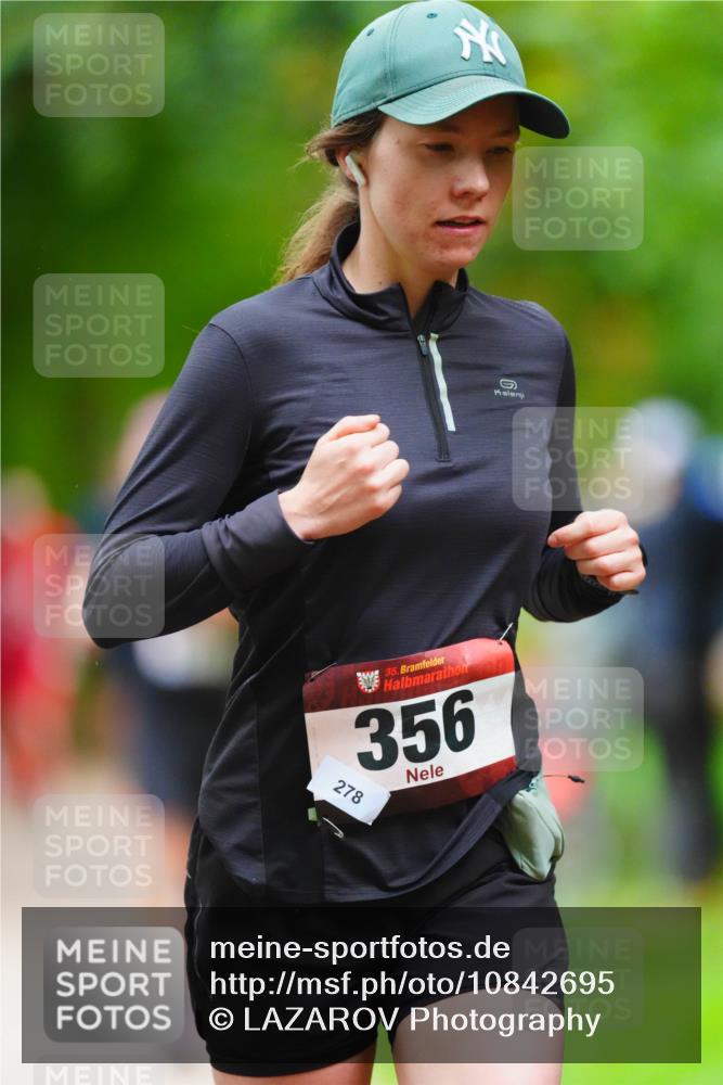 11.10.2026 - Bramfelder Halbmarathon 2026 LAZAROV Photography http://msf.ph/oto/10842695 11.10.2026 10:33:23 Laufen 35, 356, 278 meine-sportfotos.de