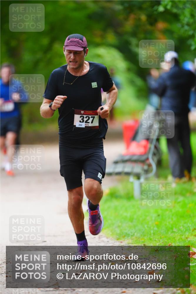 11.10.2026 - Bramfelder Halbmarathon 2026 LAZAROV Photography http://msf.ph/oto/10842696 11.10.2026 10:33:25 Laufen 327, 262 meine-sportfotos.de