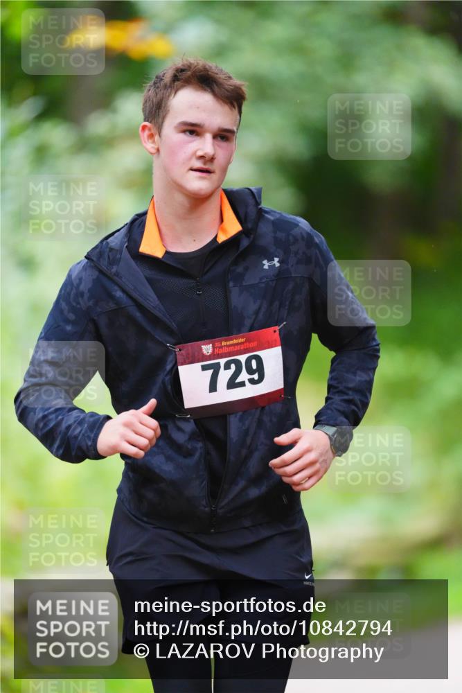 11.10.2026 - Bramfelder Halbmarathon 2026 LAZAROV Photography http://msf.ph/oto/10842794 11.10.2026 10:34:46 Laufen 35, 729 meine-sportfotos.de