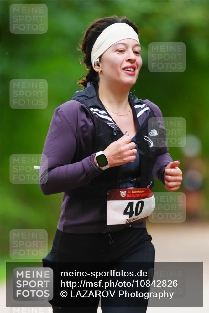 11.10.2026 - Bramfelder Halbmarathon 2026 LAZAROV Photography http://msf.ph/oto/10842826 11.10.2026 10:35:06 Laufen 35, 40 meine-sportfotos.de