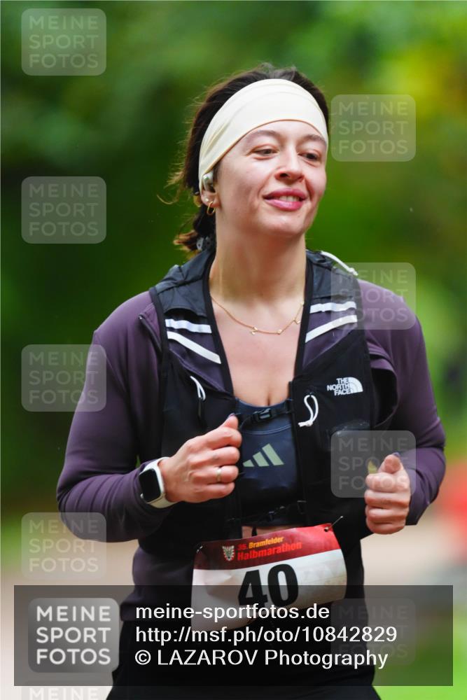 11.10.2026 - Bramfelder Halbmarathon 2026 LAZAROV Photography http://msf.ph/oto/10842829 11.10.2026 10:35:07 Laufen 35, 40 meine-sportfotos.de