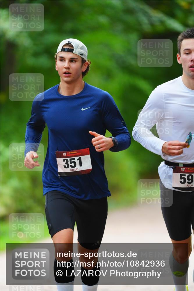 11.10.2026 - Bramfelder Halbmarathon 2026 LAZAROV Photography http://msf.ph/oto/10842936 11.10.2026 10:37:02 Laufen 35, 351, 5, 59 meine-sportfotos.de