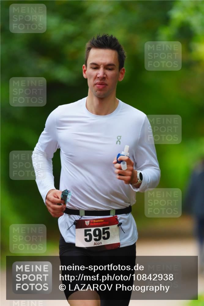 11.10.2026 - Bramfelder Halbmarathon 2026 LAZAROV Photography http://msf.ph/oto/10842938 11.10.2026 10:37:03 Laufen 35, 595 meine-sportfotos.de