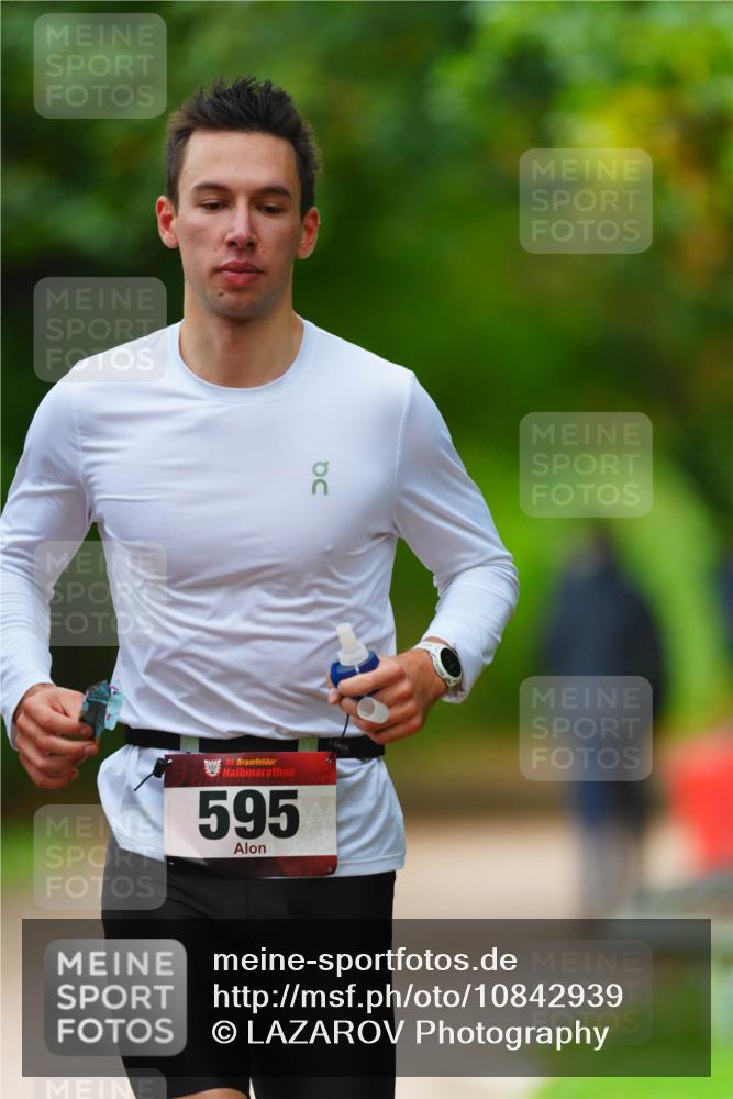 11.10.2026 - Bramfelder Halbmarathon 2026 LAZAROV Photography http://msf.ph/oto/10842939 11.10.2026 10:37:04 Laufen 35, 595 meine-sportfotos.de