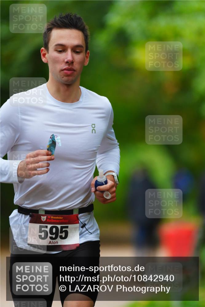 11.10.2026 - Bramfelder Halbmarathon 2026 LAZAROV Photography http://msf.ph/oto/10842940 11.10.2026 10:37:04 Laufen 35, 595 meine-sportfotos.de