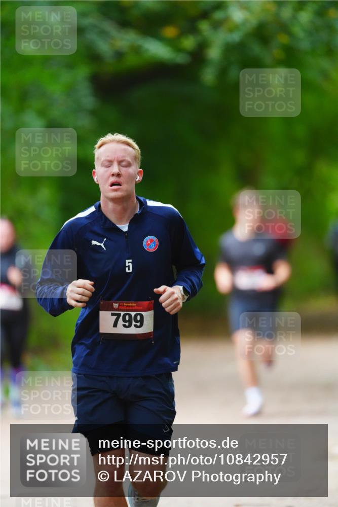 11.10.2026 - Bramfelder Halbmarathon 2026 LAZAROV Photography http://msf.ph/oto/10842957 11.10.2026 10:37:32 Laufen 5, 35, 799 meine-sportfotos.de