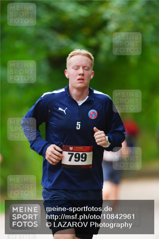 11.10.2026 - Bramfelder Halbmarathon 2026 LAZAROV Photography http://msf.ph/oto/10842961 11.10.2026 10:37:33 Laufen 5, 35, 799, 0, 197 meine-sportfotos.de