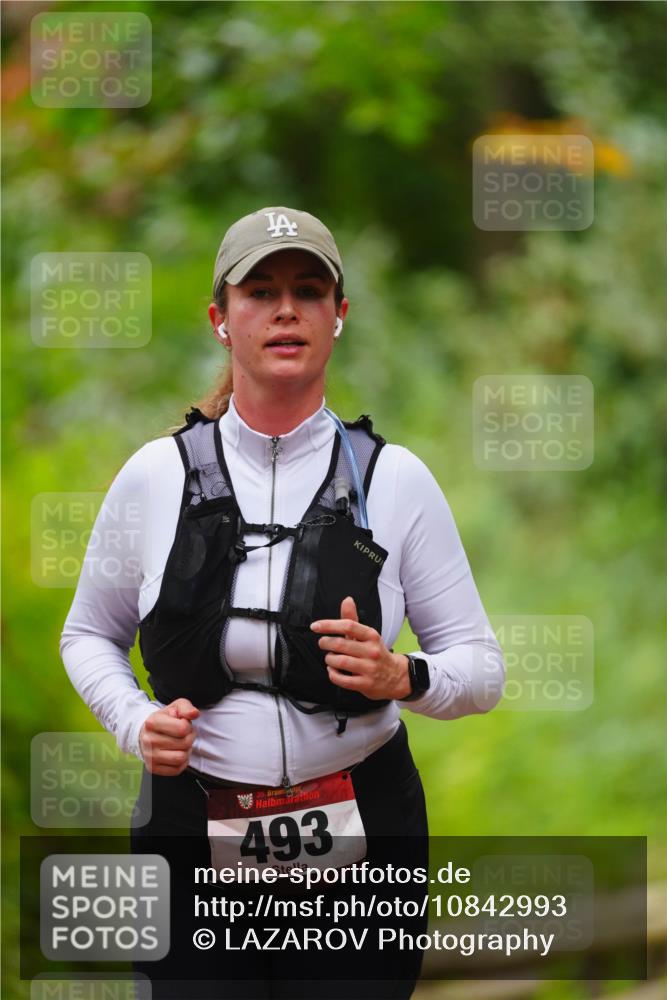 11.10.2026 - Bramfelder Halbmarathon 2026 LAZAROV Photography http://msf.ph/oto/10842993 11.10.2026 10:37:59 Laufen 35, 1, 493 meine-sportfotos.de