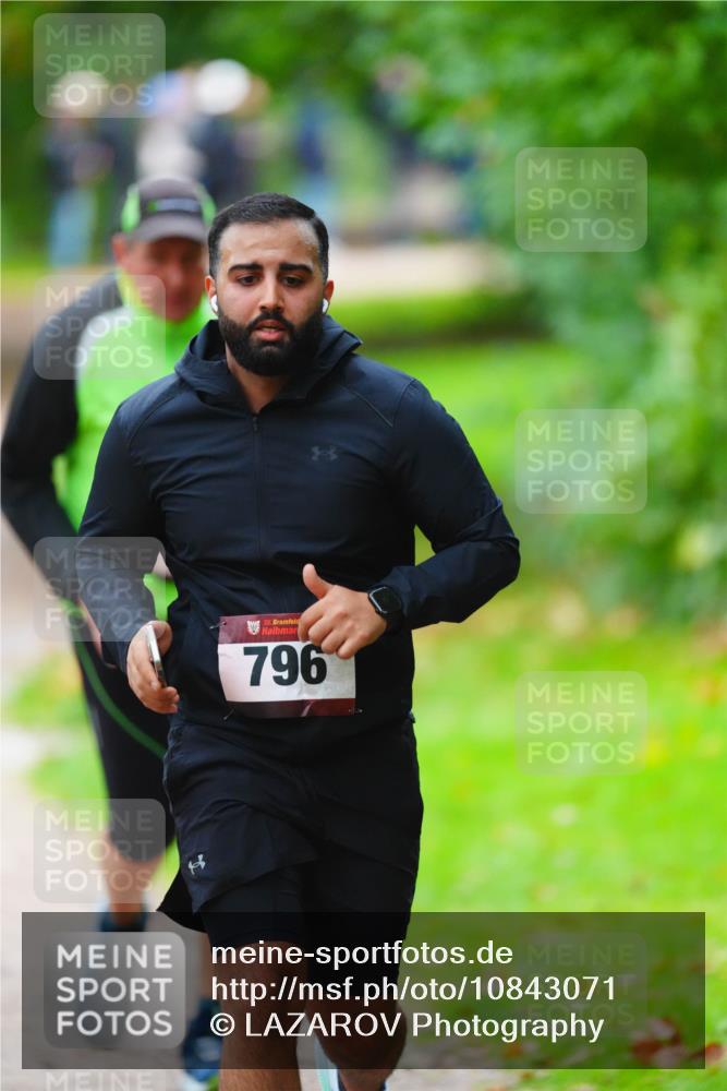 11.10.2026 - Bramfelder Halbmarathon 2026 LAZAROV Photography http://msf.ph/oto/10843071 11.10.2026 10:39:00 Laufen 35, 796 meine-sportfotos.de