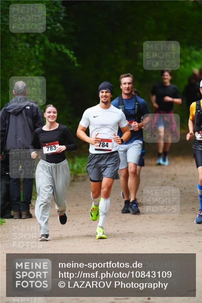 11.10.2026 - Bramfelder Halbmarathon 2026 LAZAROV Photography http://msf.ph/oto/10843109 11.10.2026 10:39:34 Laufen 783, 784, 3 meine-sportfotos.de