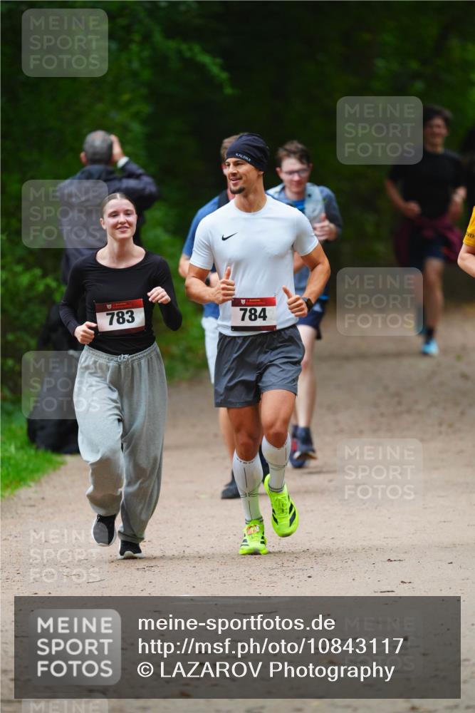 11.10.2026 - Bramfelder Halbmarathon 2026 LAZAROV Photography http://msf.ph/oto/10843117 11.10.2026 10:39:36 Laufen 783, 784 meine-sportfotos.de