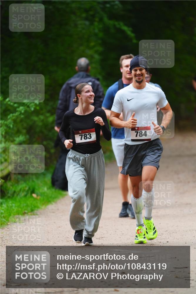 11.10.2026 - Bramfelder Halbmarathon 2026 LAZAROV Photography http://msf.ph/oto/10843119 11.10.2026 10:39:37 Laufen 783, 784 meine-sportfotos.de
