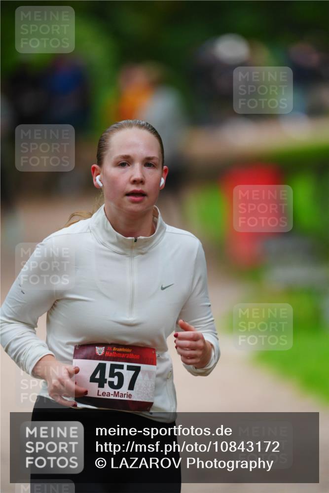 11.10.2026 - Bramfelder Halbmarathon 2026 LAZAROV Photography http://msf.ph/oto/10843172 11.10.2026 10:40:09 Laufen 35, 457 meine-sportfotos.de