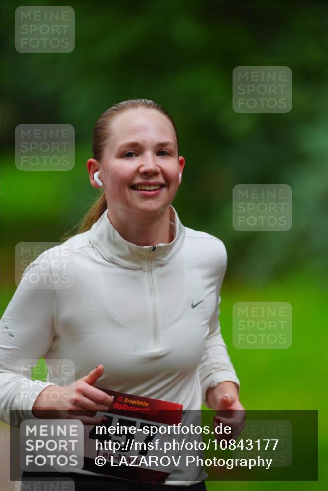 11.10.2026 - Bramfelder Halbmarathon 2026 LAZAROV Photography http://msf.ph/oto/10843177 11.10.2026 10:40:11 Laufen 35, 457 meine-sportfotos.de