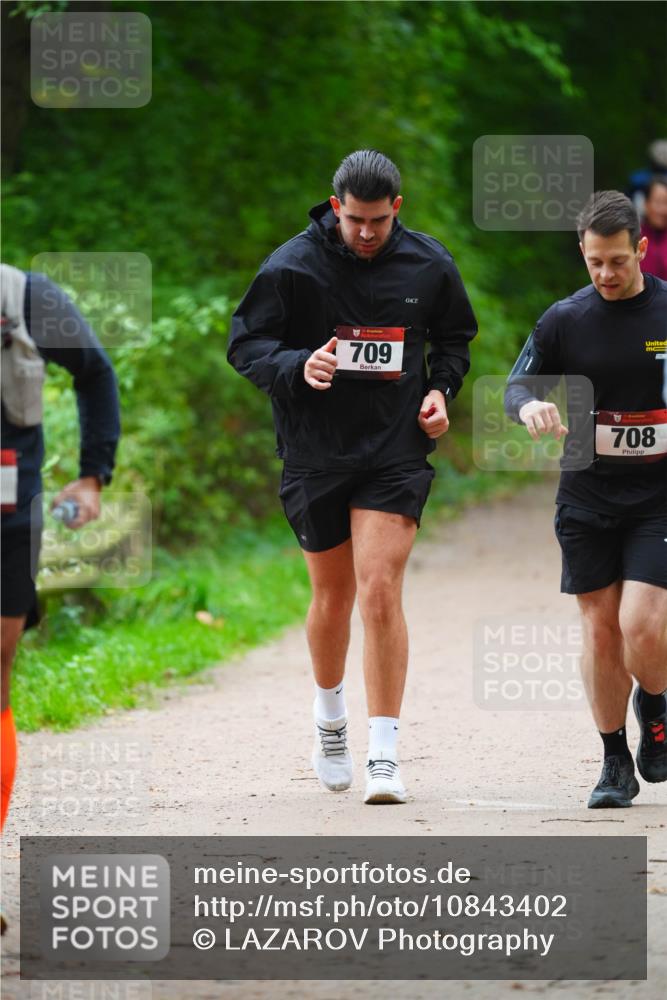 11.10.2026 - Bramfelder Halbmarathon 2026 LAZAROV Photography http://msf.ph/oto/10843402 11.10.2026 10:42:34 Laufen 709, 708 meine-sportfotos.de